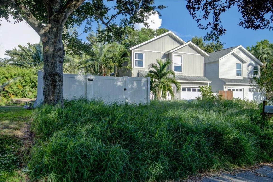 5127 Moeller Ave., Sarasota, FL 34233