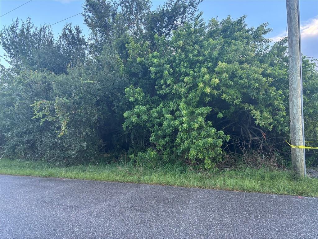 1087 Kennwood Ave., Port Charlotte, FL 33948