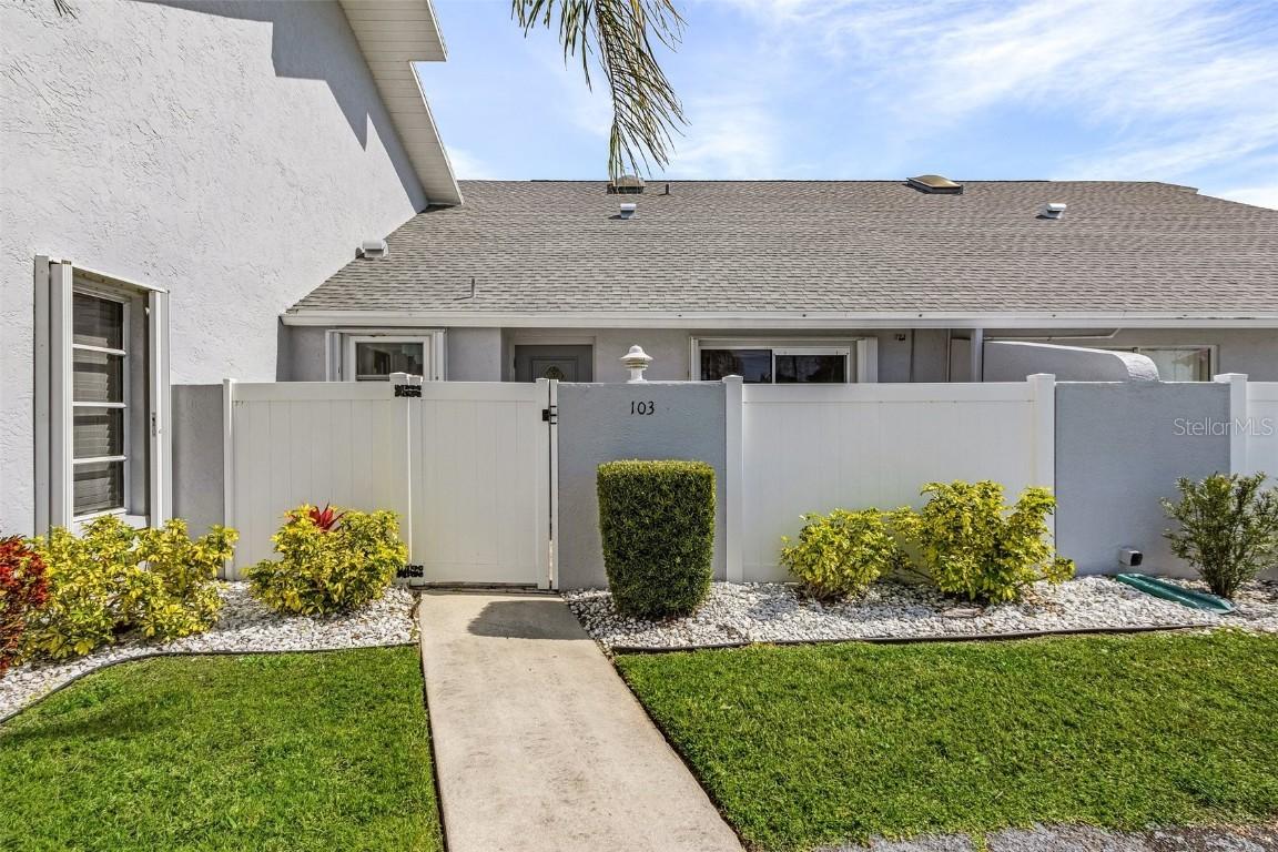 707 SW 3rd Ct. #103, Cape Coral, FL 33991