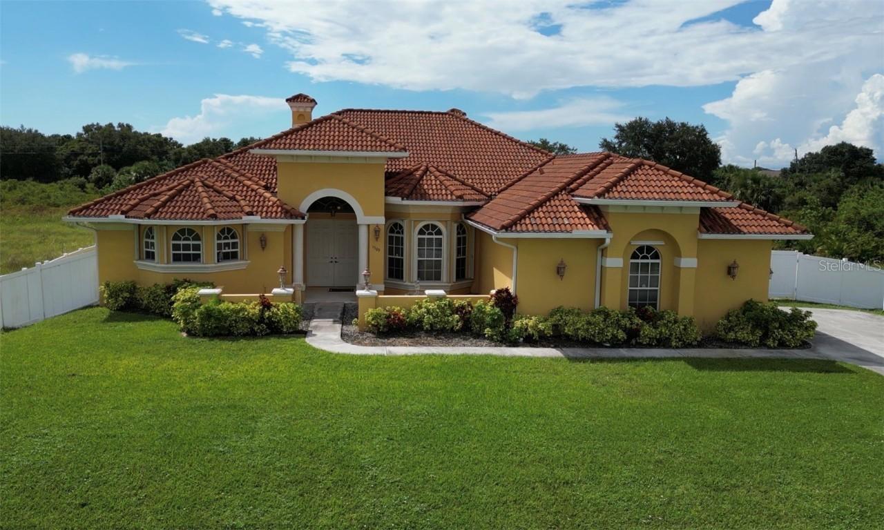 1509 Moore Ave., Lehigh Acres, FL 33972
