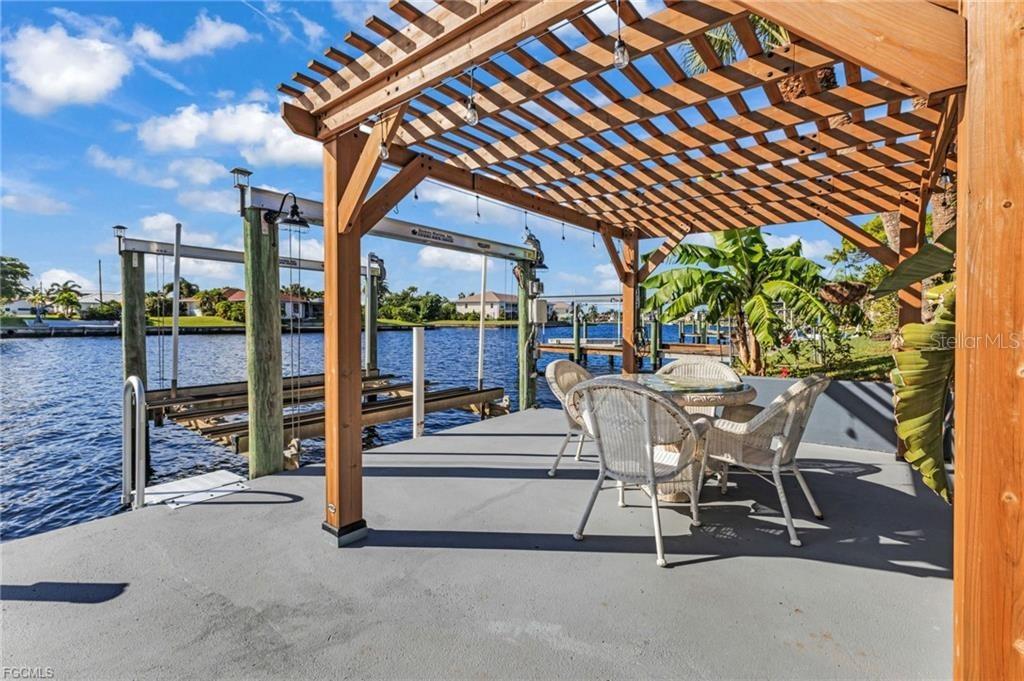 714 SE 43rd St., Cape Coral, FL 33904