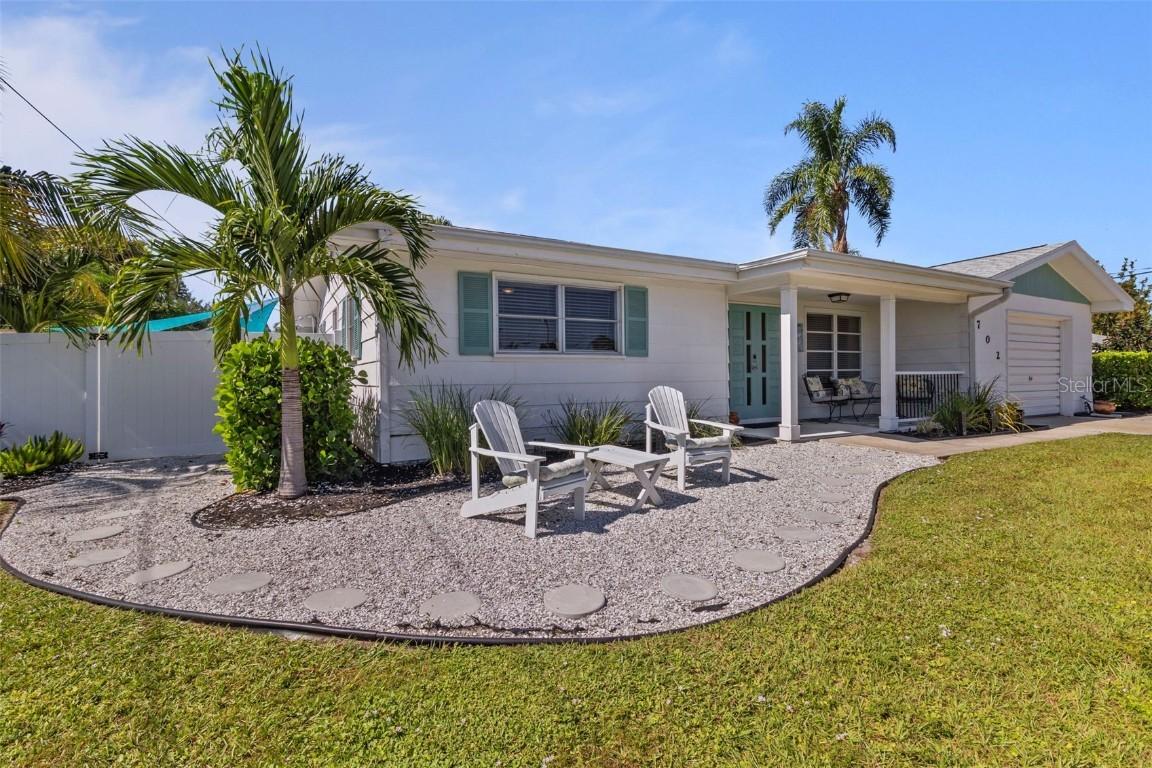 702 Poinciana Rd., Nokomis, FL 34275