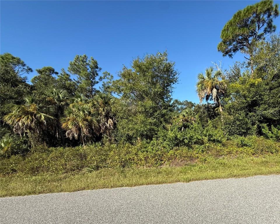 475 Barrett St., Port Charlotte, FL 33954