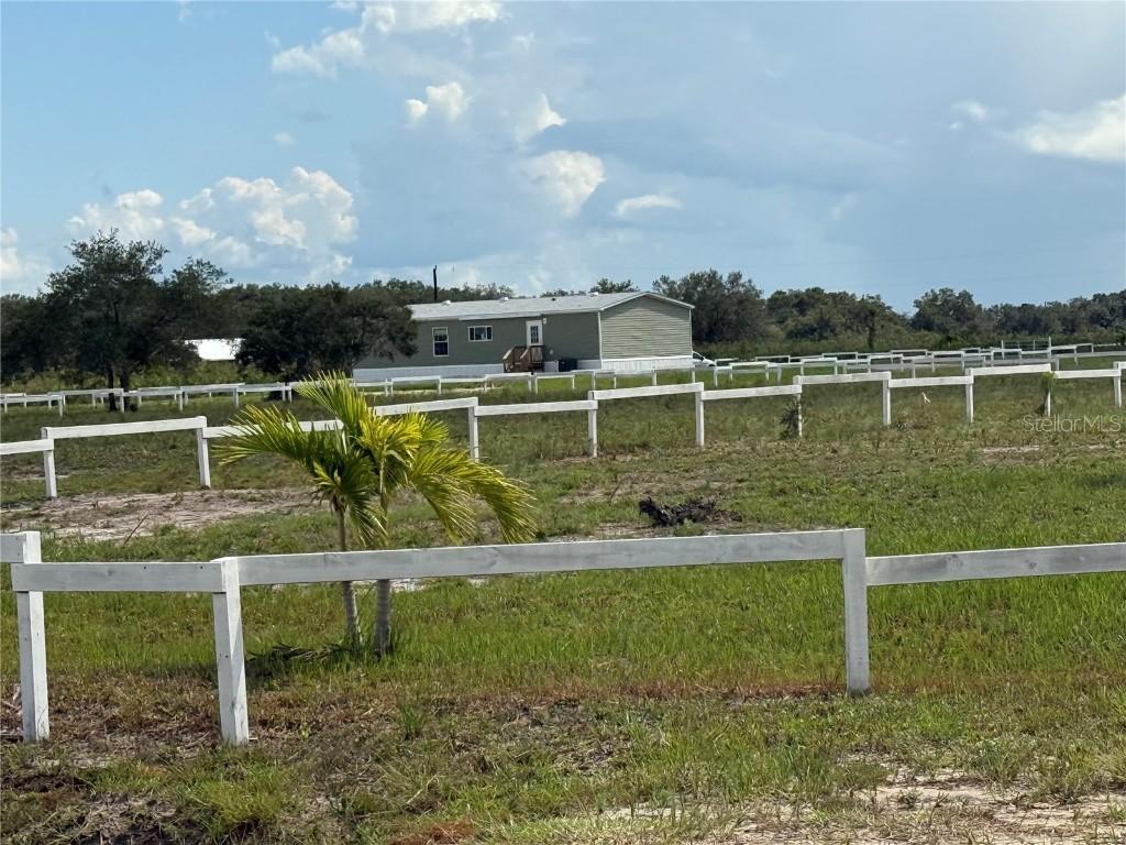 20380 NW 250th St., Okeechobee, FL 34972