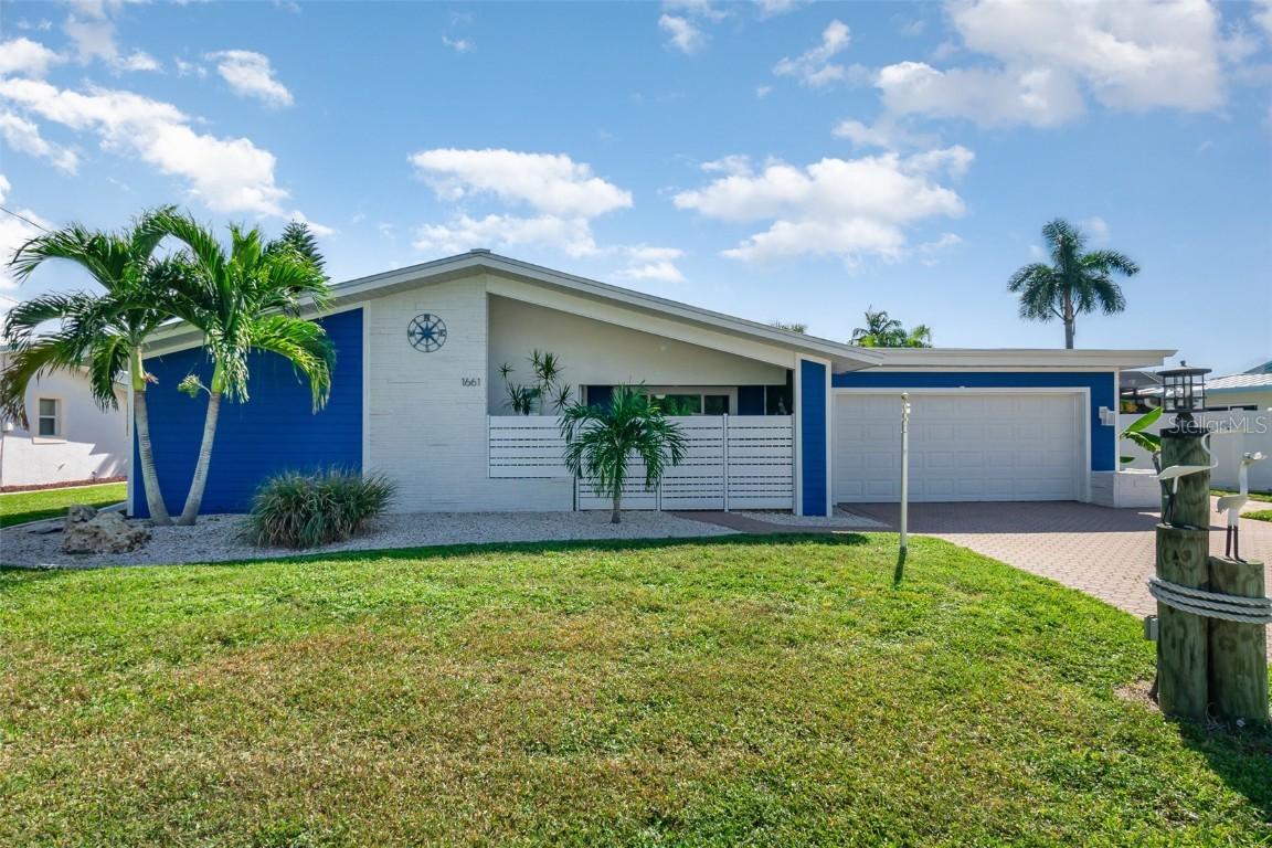 1661 Swan Ter., North Fort Myers, FL 33903