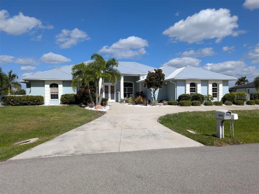 11600 SW Dallas Dr., Lake Suzy, FL 34266