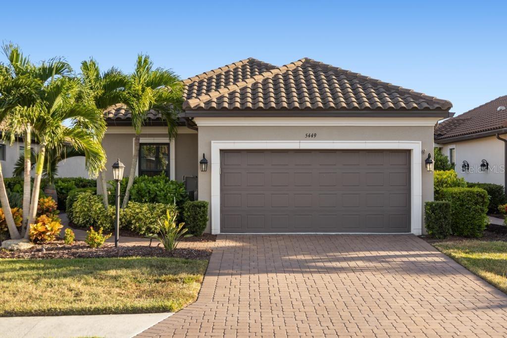 5449 Lampiasi St., Sarasota, FL 34238