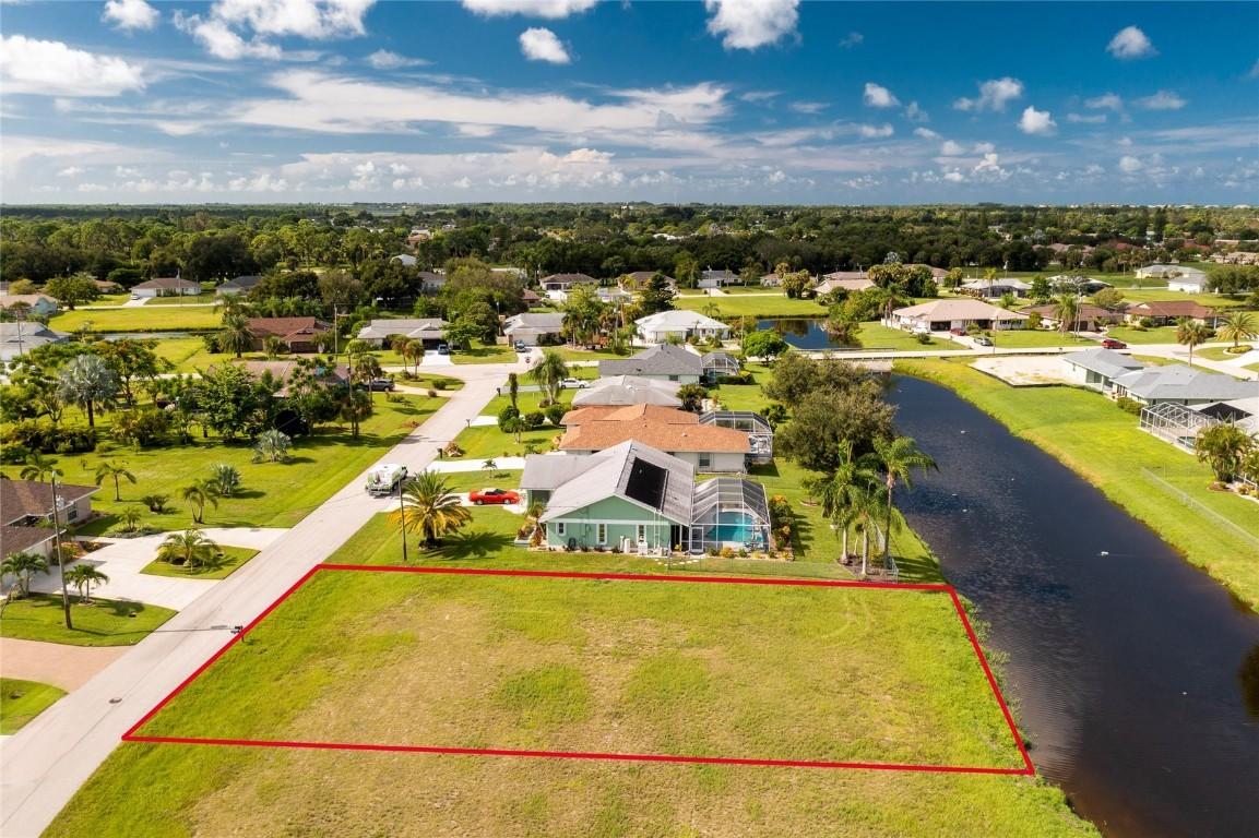 19 Bunker Ter., Rotonda West, FL 33947