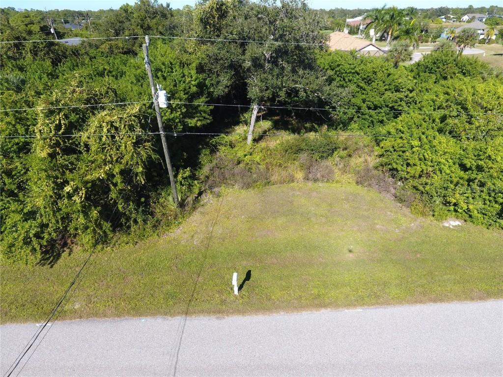 394 Albatross Rd., Rotonda West, FL 33947