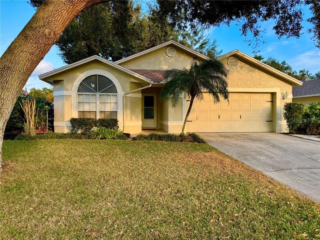 112 St. Kitts Cir., Winter Haven, FL 33884