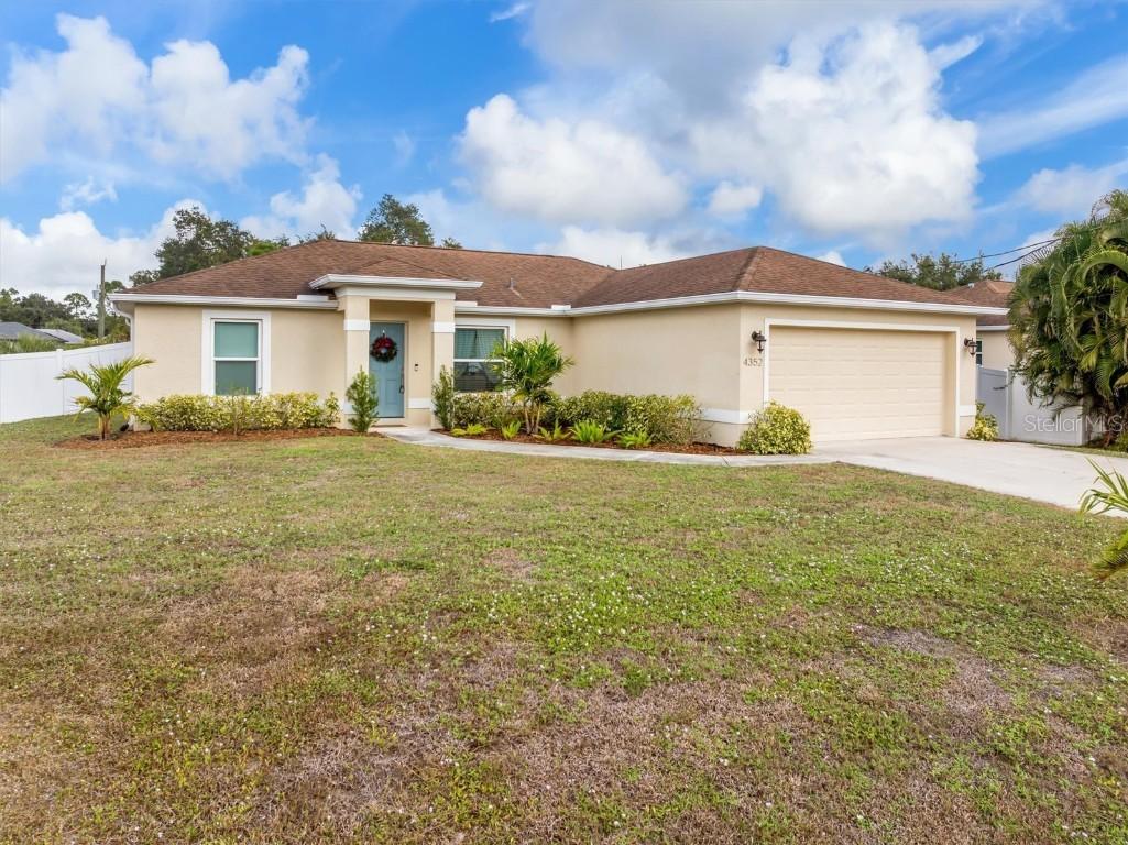4352 Adelaide Ave., North Port, FL 34288
