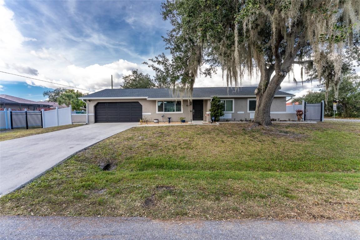 824 Calvert Ave., Port Charlotte, FL 33948