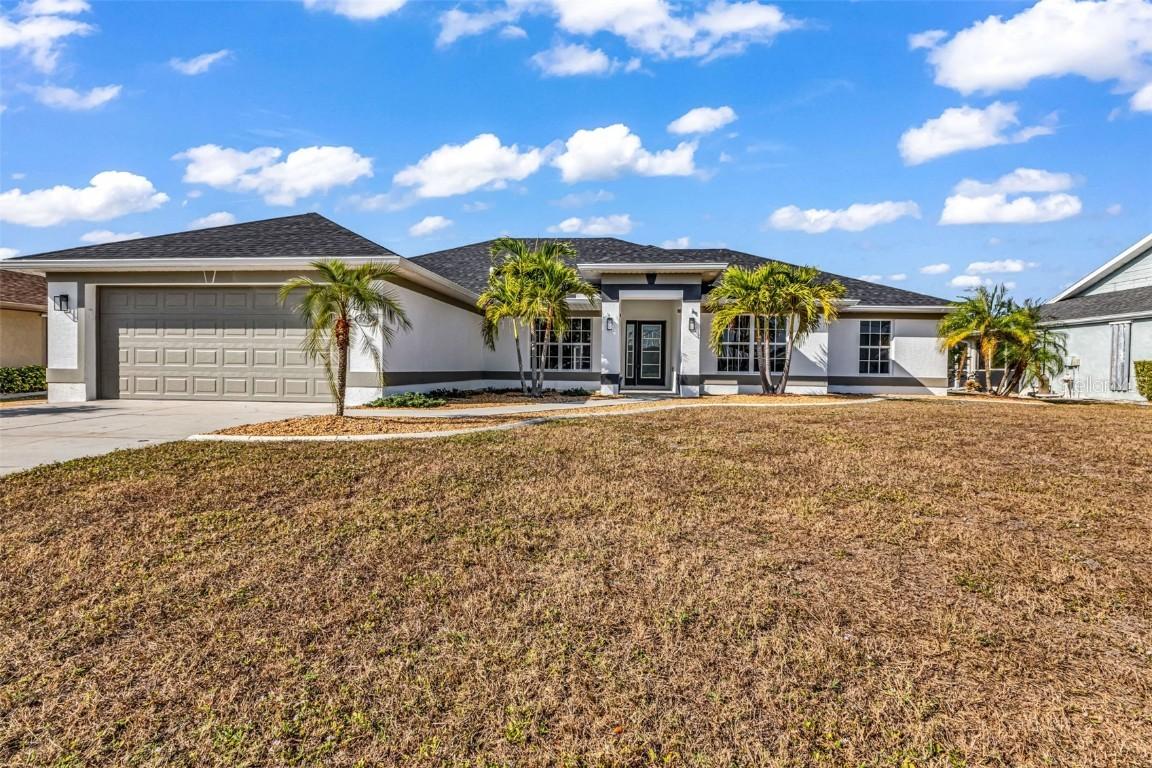 2247 Hamburg Ln., Punta Gorda, FL 33983