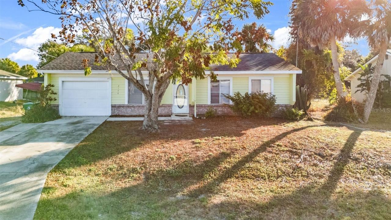 2174 Taunt St., Port Charlotte, FL 33948