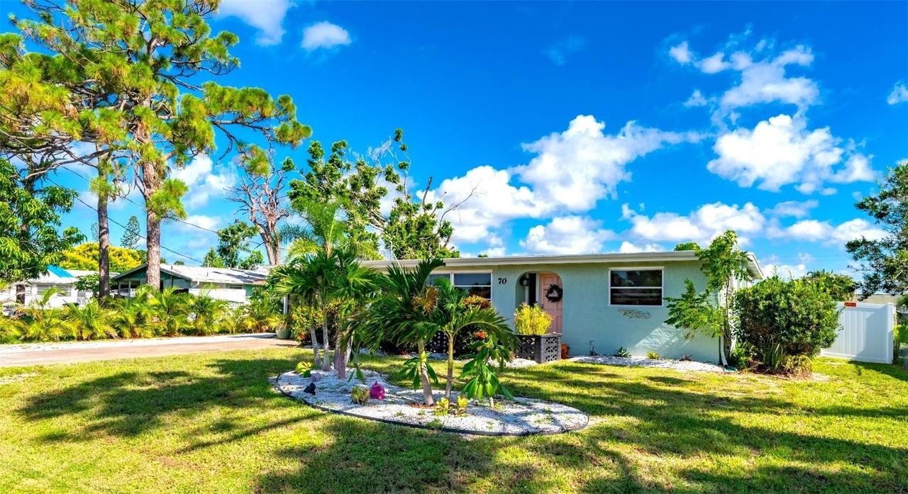 70 Virginia Ct., Englewood, FL 34223