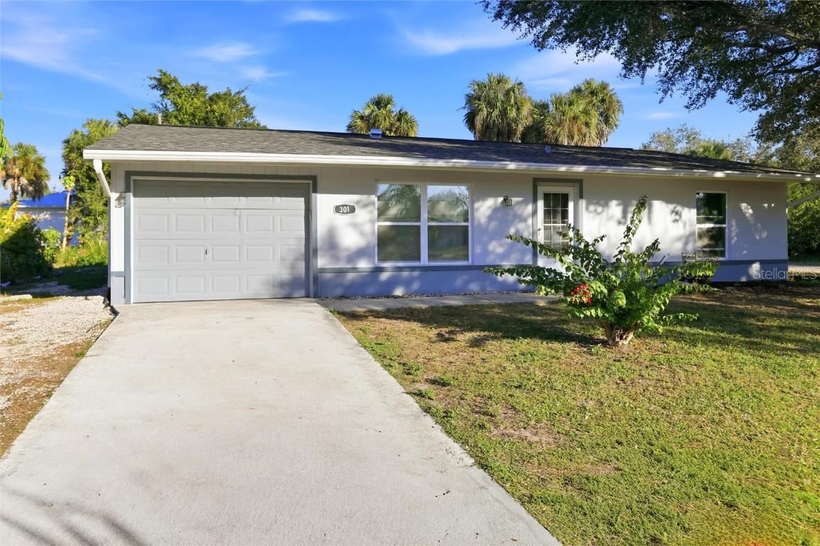 301 Lambert St., Port Charlotte, FL 33948