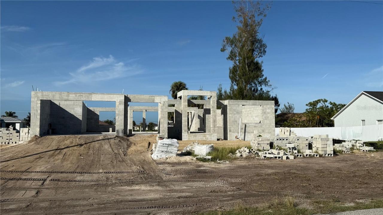 2310 NW 35th Pl., Cape Coral, FL 33993