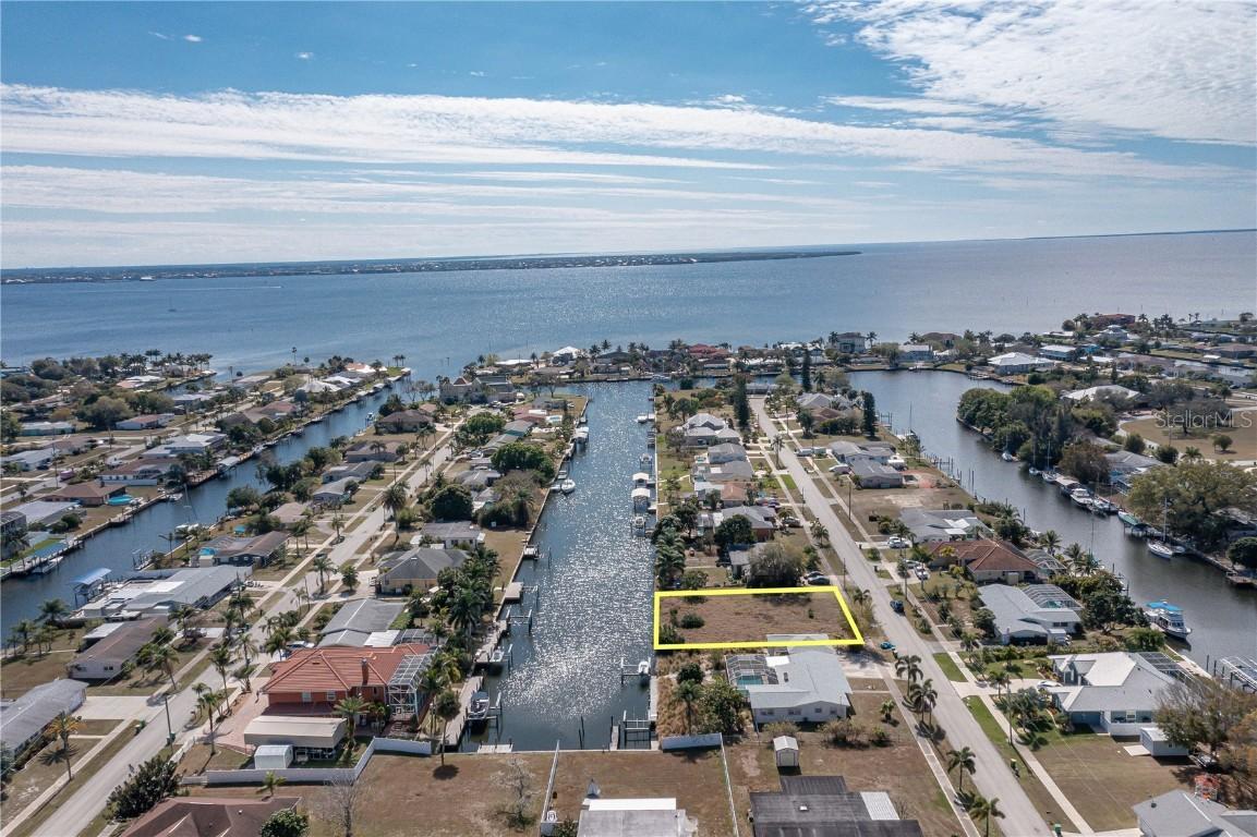 109 Baldwin Ct., Port Charlotte, FL 33952