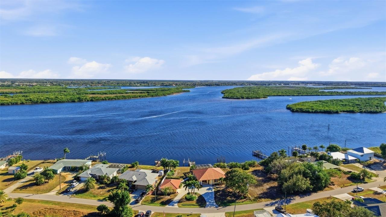 3260 Peace River Dr., Punta Gorda, FL 33983