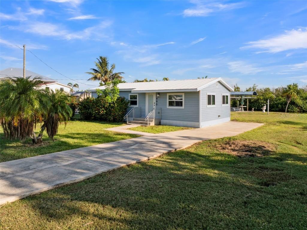 2880 8th Ave., St James City, FL 33956