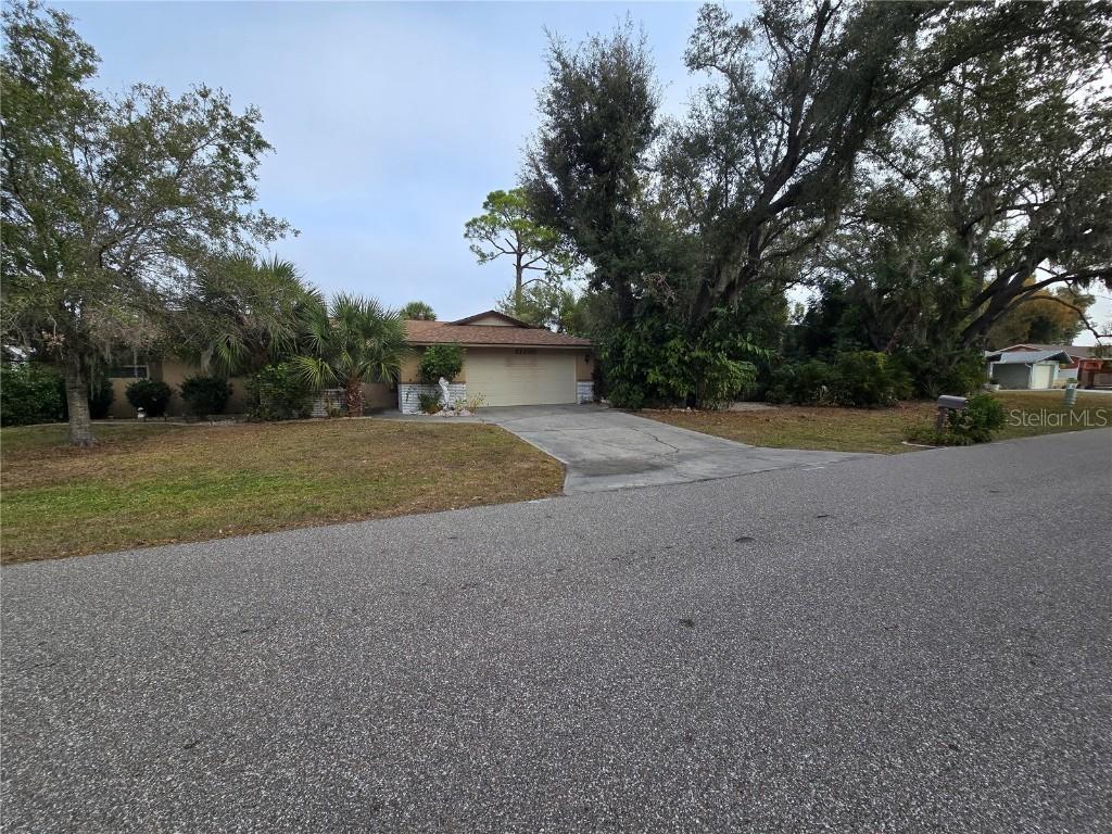 22200 Oneida Ave., Port Charlotte, FL 33952