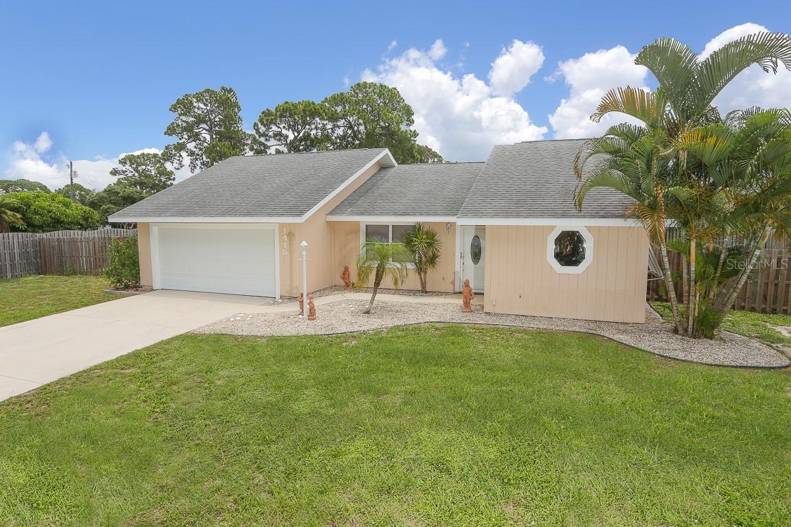1415 Falcon Rd., Venice, FL 34293