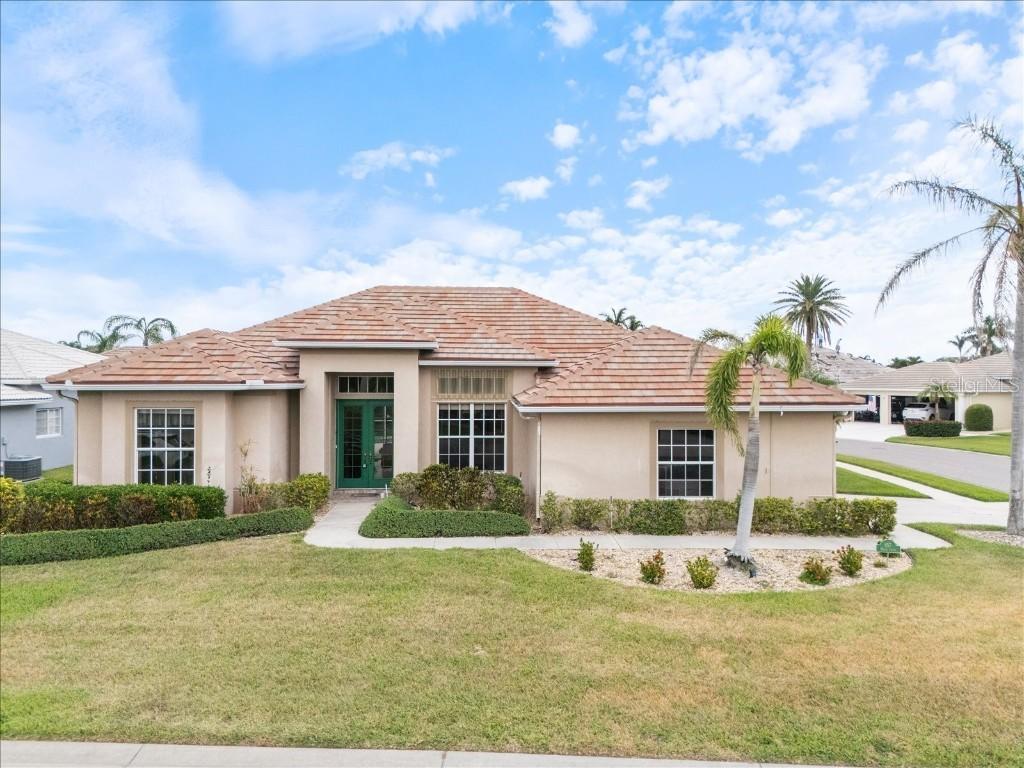 857 Macaw Cir., Venice, FL 34285