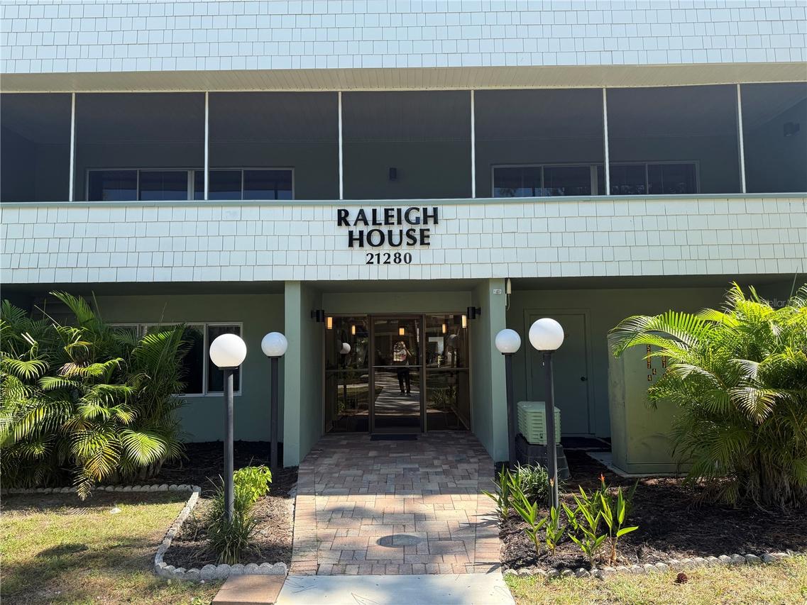 21280 Brinson Ave. #203, Port Charlotte, FL 33952