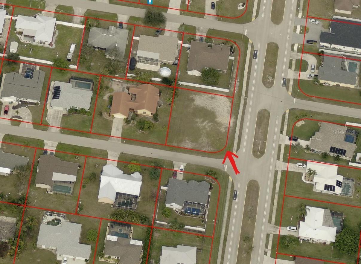 627 SE 22nd Ter., Cape Coral, FL 33990