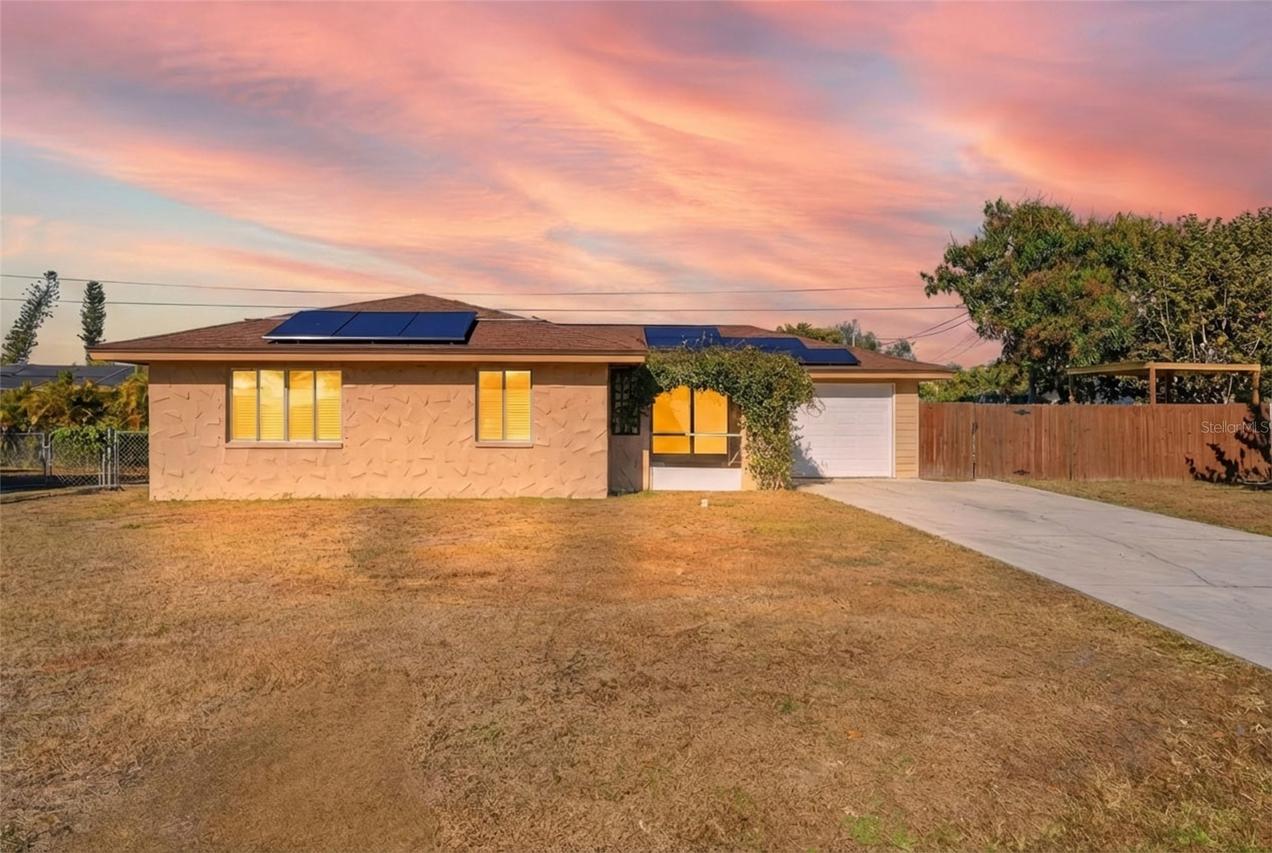 885 Entrada Dr., Fort Myers, FL 33919