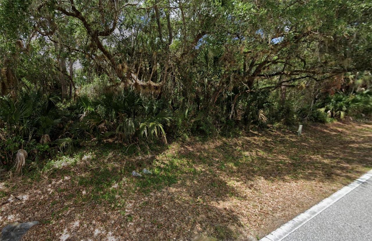 281 Shoreland St., Port Charlotte, FL 33954