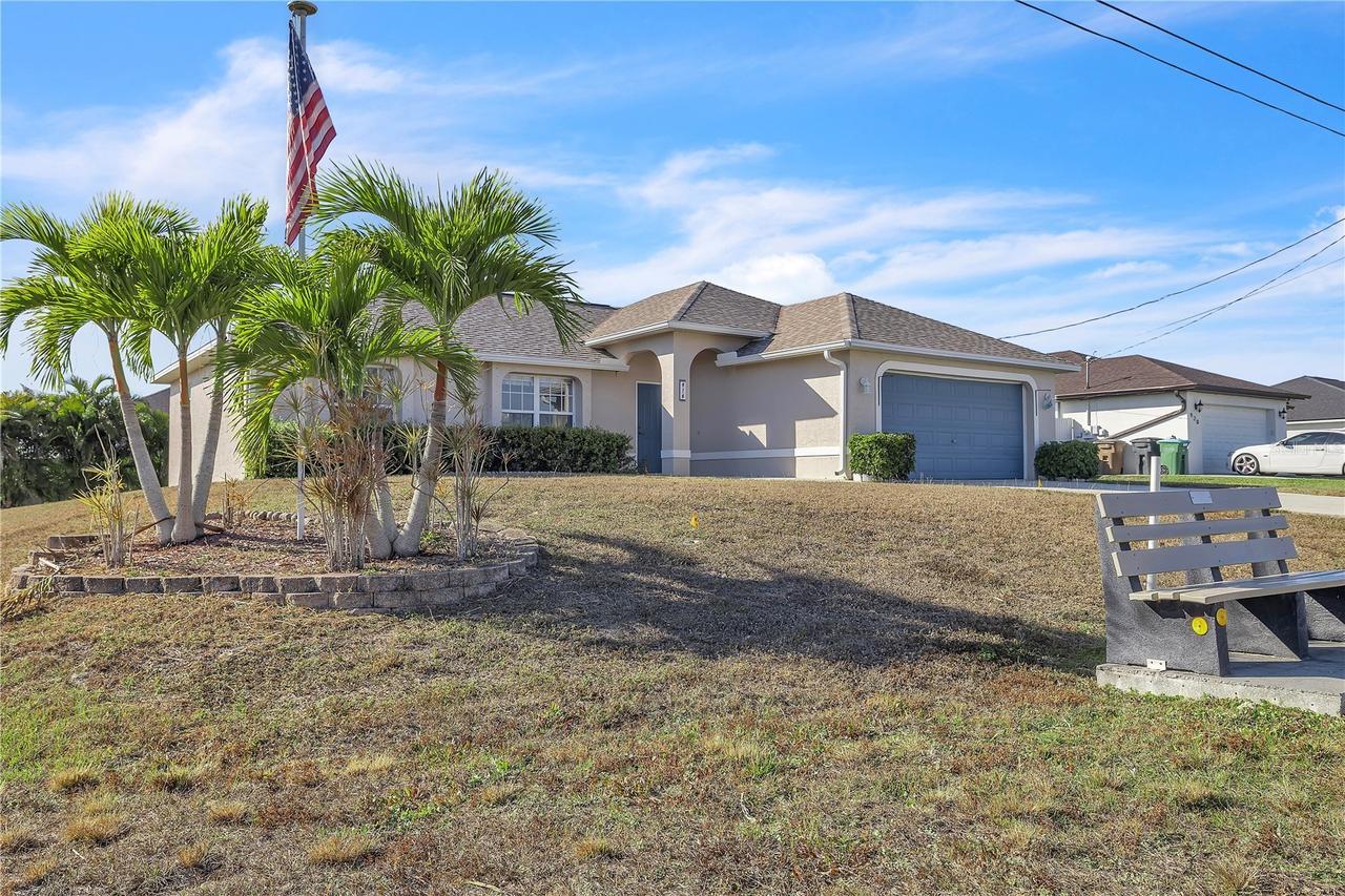 916 NE 4th Pl., Cape Coral, FL 33909