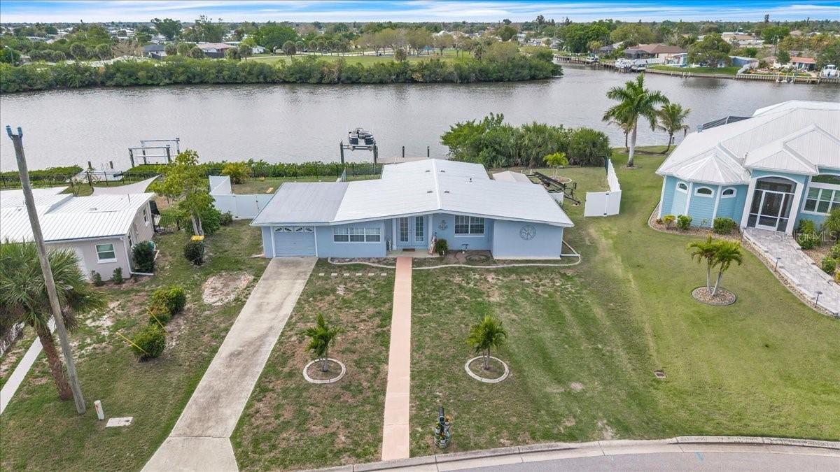 137 Poinsettia Cir., Port Charlotte, FL 33952