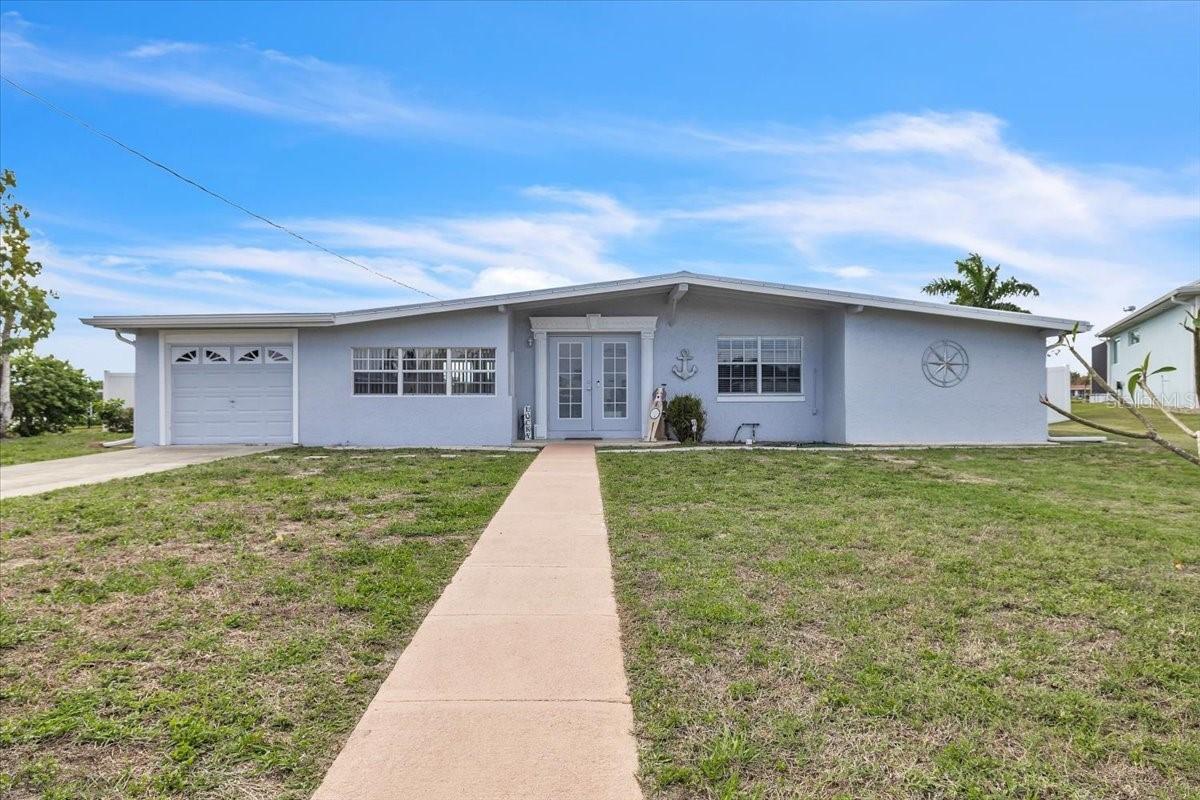 137 Poinsettia Cir., Port Charlotte, FL 33952