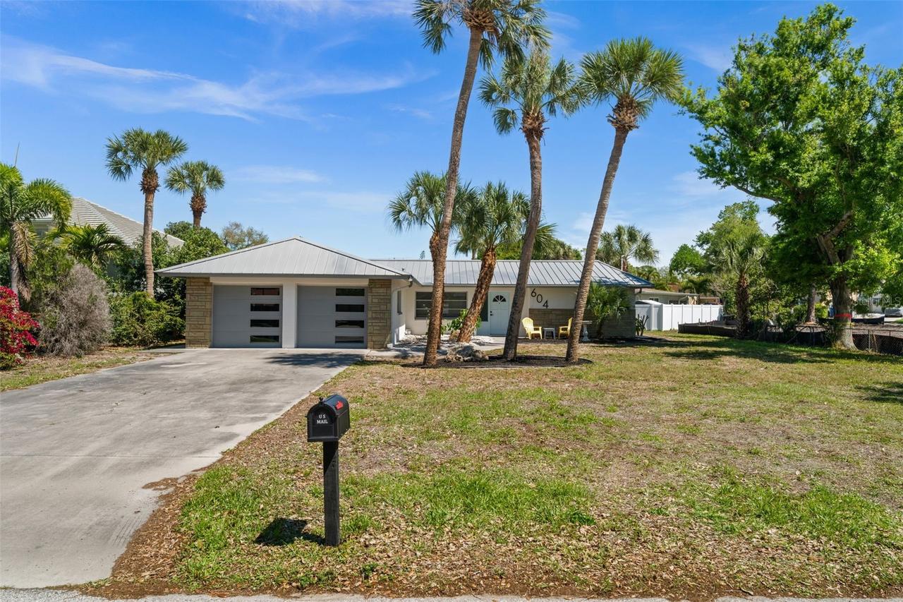 604 Madrid Ave., Venice, FL 34285