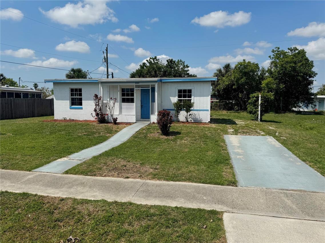 2321 Wiley St., Port Charlotte, FL 33952