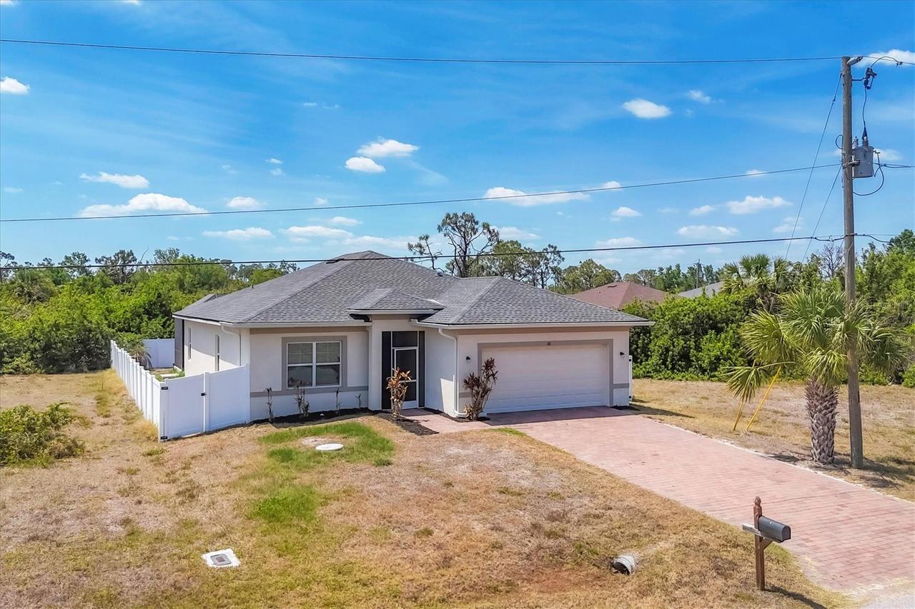118 Boxwood Ln., Rotonda West, FL 33947