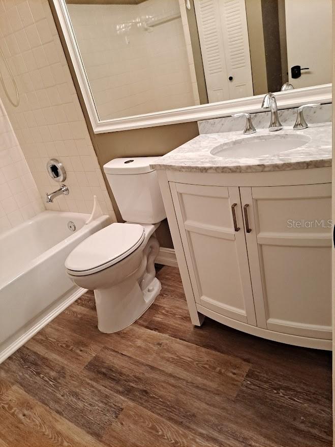 4037 Crockers Lake Blvd. #25, Sarasota, FL 34238