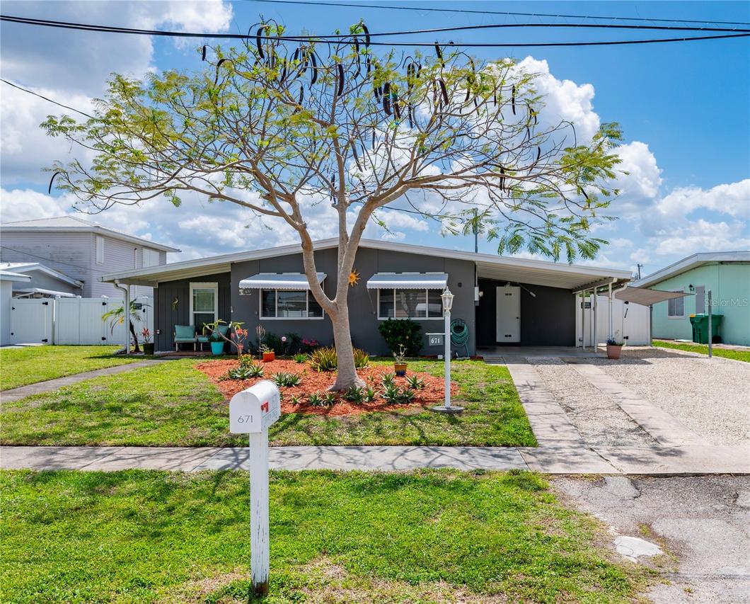 671 Sharon Cir., Port Charlotte, FL 33952