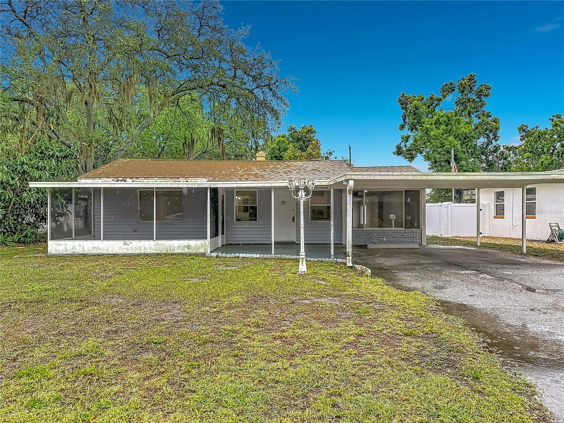 1328 Divot Ln., Tampa, FL 33612