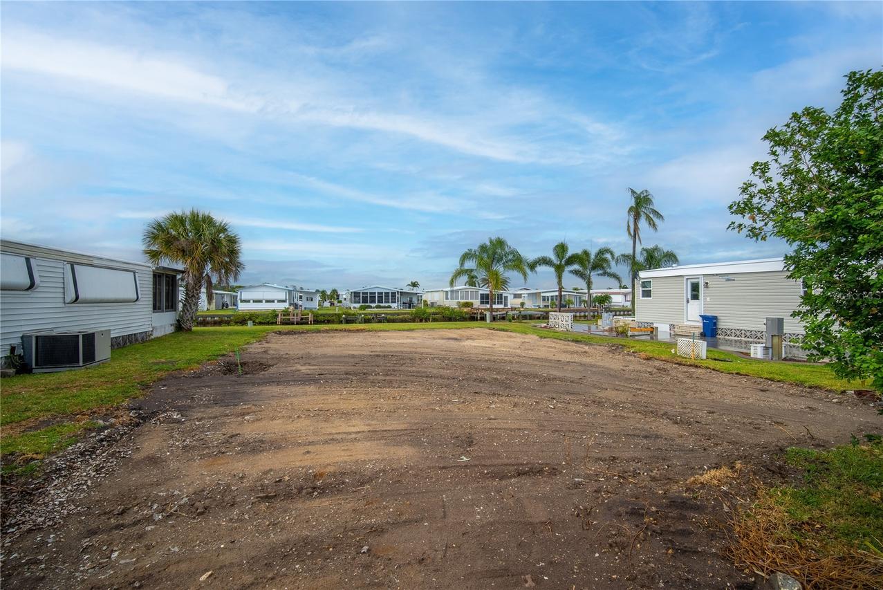 646 Blackburn Blvd., North Port, FL 34287