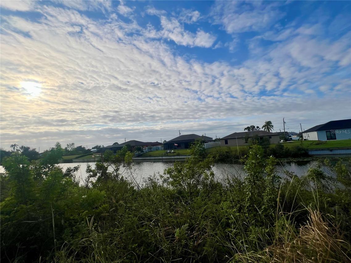 934 NE 12th St., Cape Coral, FL 33909