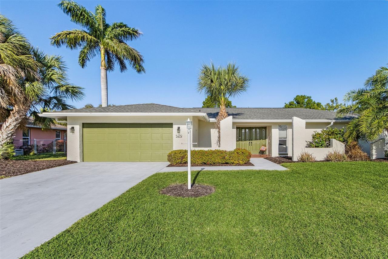 5479 Chablis Ln., Fort Myers, FL 33919