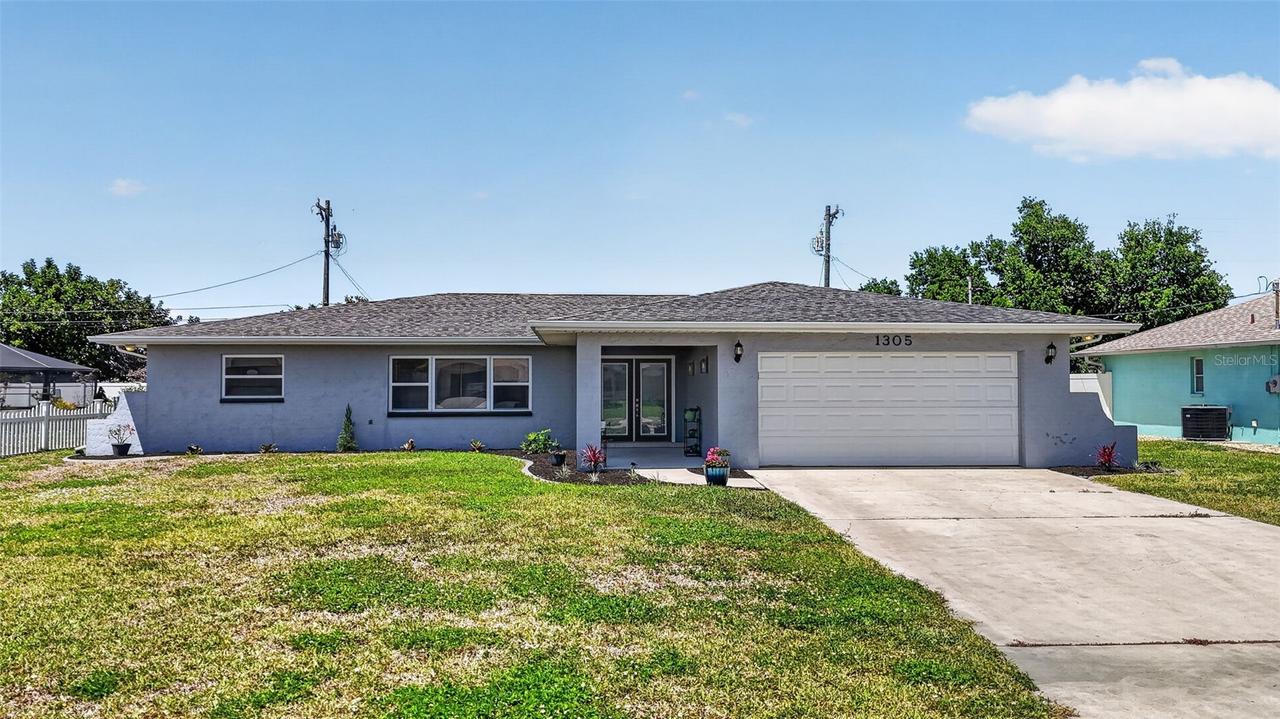 1305 SE 37th Ter., Cape Coral, FL 33904