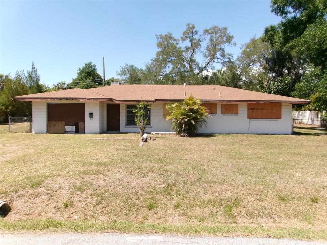 2555 Wood St., Sarasota, FL 34237