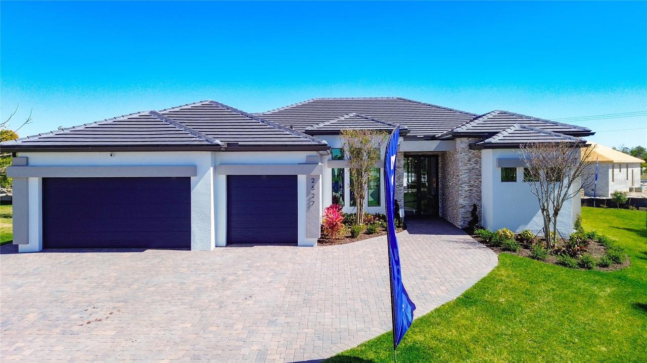 2527 Gleason Pkwy., Cape Coral, FL 33914