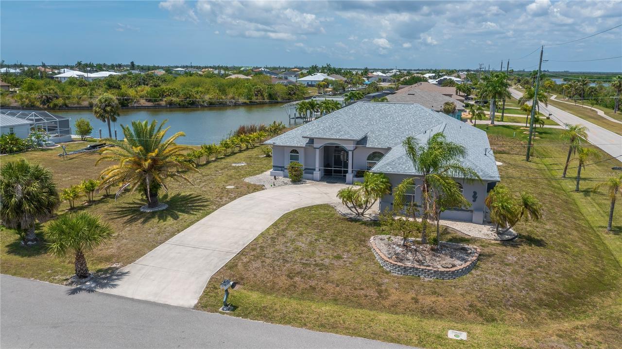 15400 Alcove Cir., Port Charlotte, FL 33981