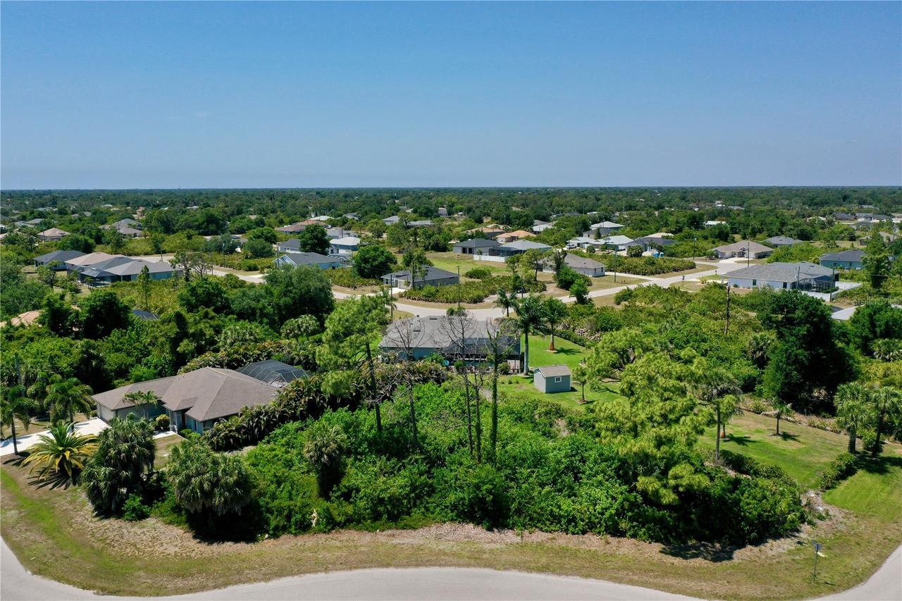 125 Australian Dr., Rotonda West, FL 33947