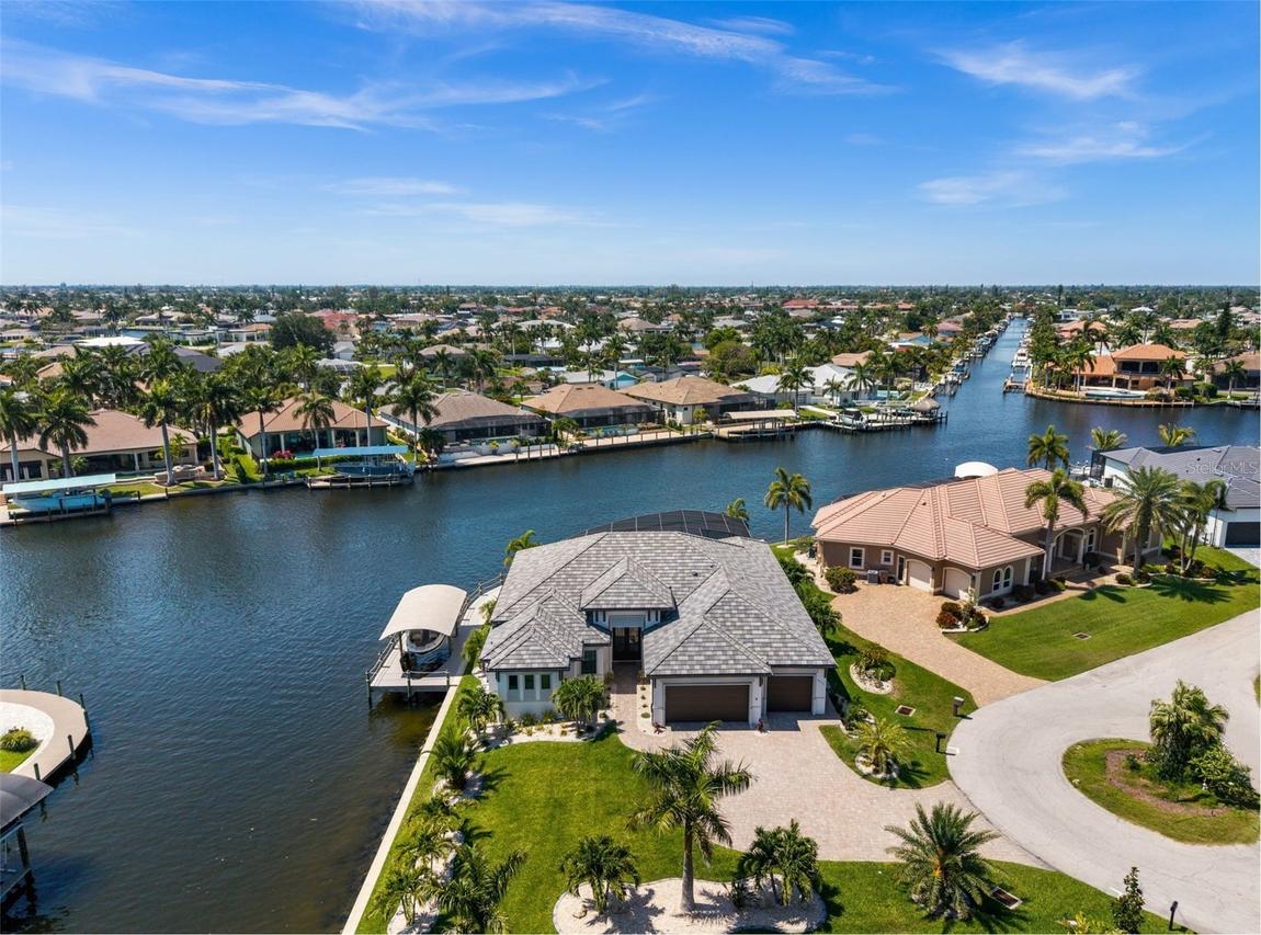 5201 Skylark Ct., Cape Coral, FL 33904