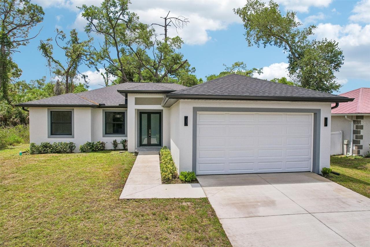 17165 Fallkirk Ave., Port Charlotte, FL 33954